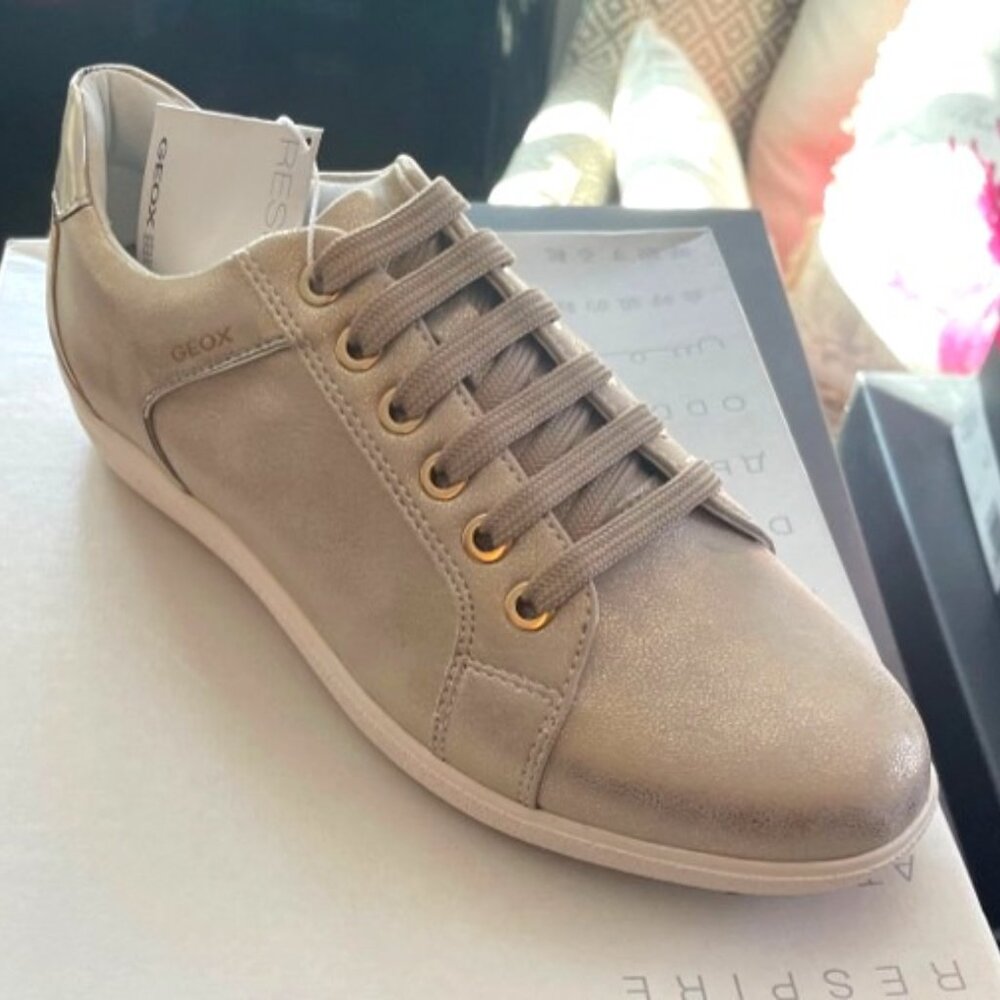 GEOX Respira Metallic Sneakers - Size 6 - Taupe/Beige